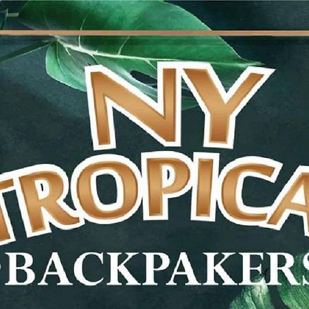 A Pousada Ny Tropical Backpackers Desaru Exterior foto
