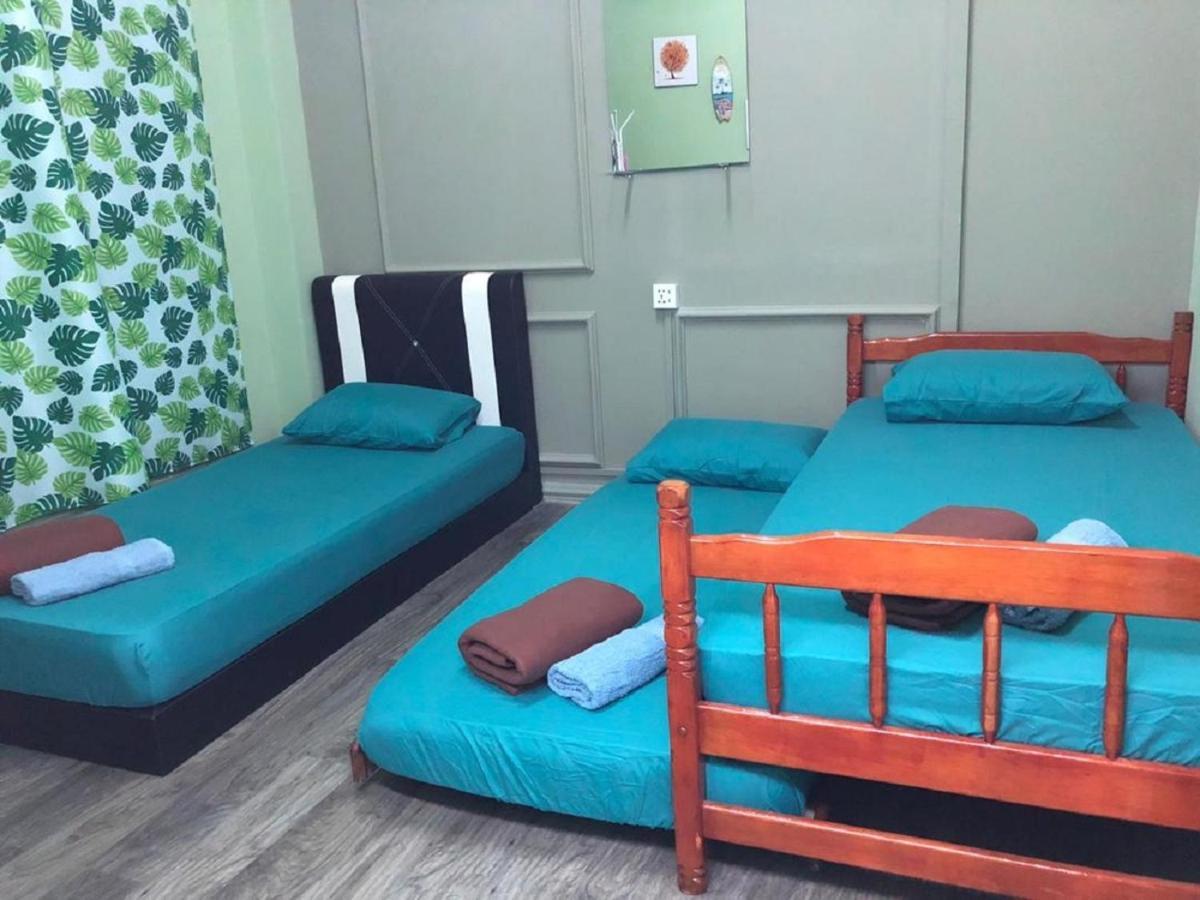 A Pousada Ny Tropical Backpackers Desaru Exterior foto
